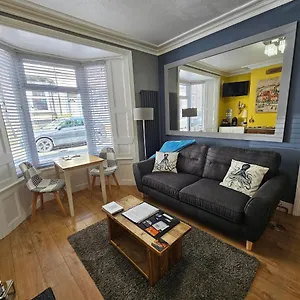 https://the-hyding-place-on-george-street.yorkshirehotels.net